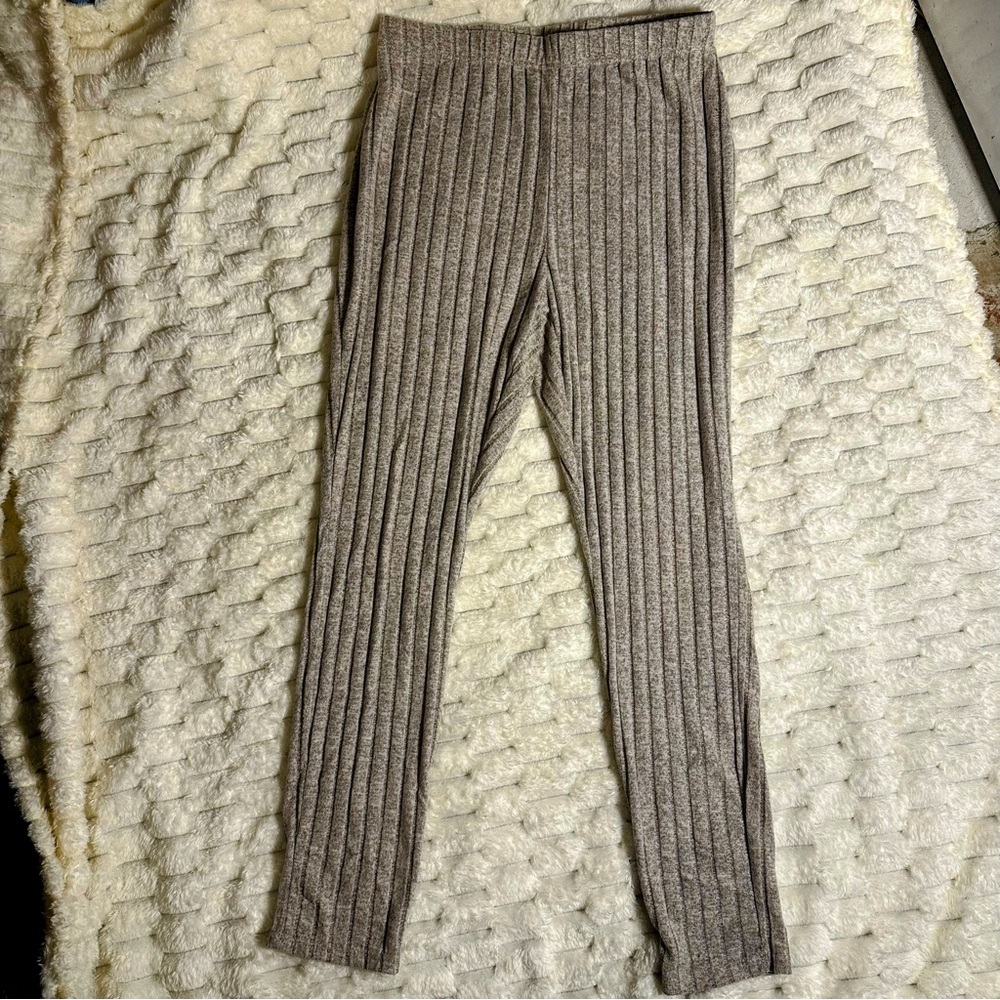 Women’s Ribbed Knit Leggings in Gray